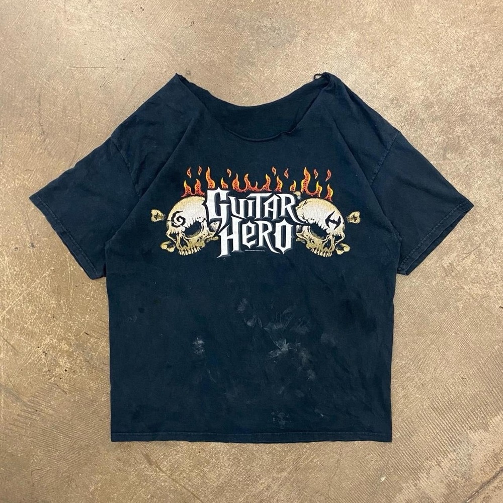 Y2K Guitar Hero Video Game Promo Skulls Flames 2008 T-Shirt Chopped Neck Large